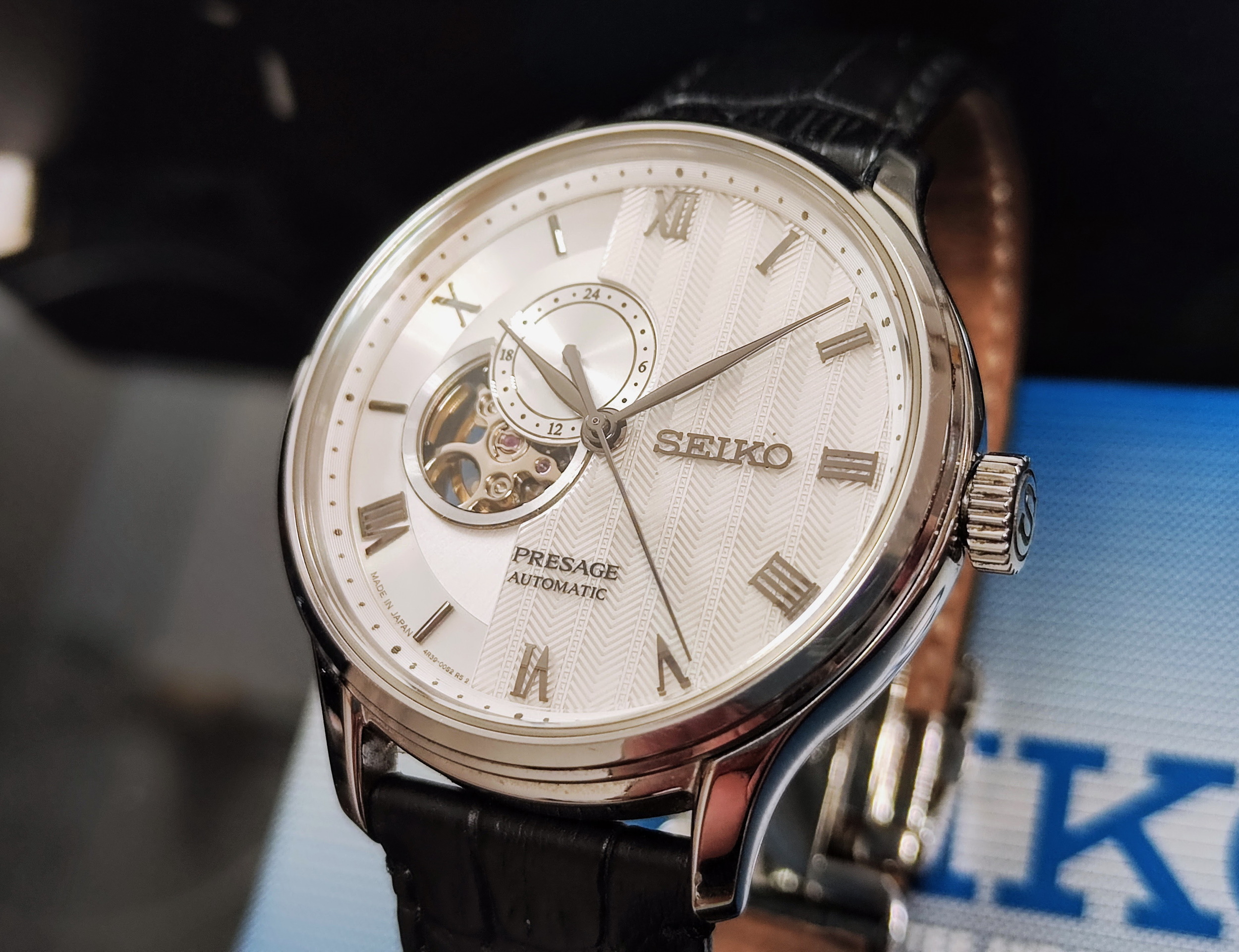 SEIKO 精工 PRESAGE 開心面盤 大錶徑42mm 自動上鍊 羅馬數字 24H顯示 4R39~原廠盒單 3